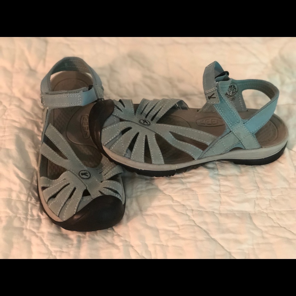 Keen Sandals Size 9